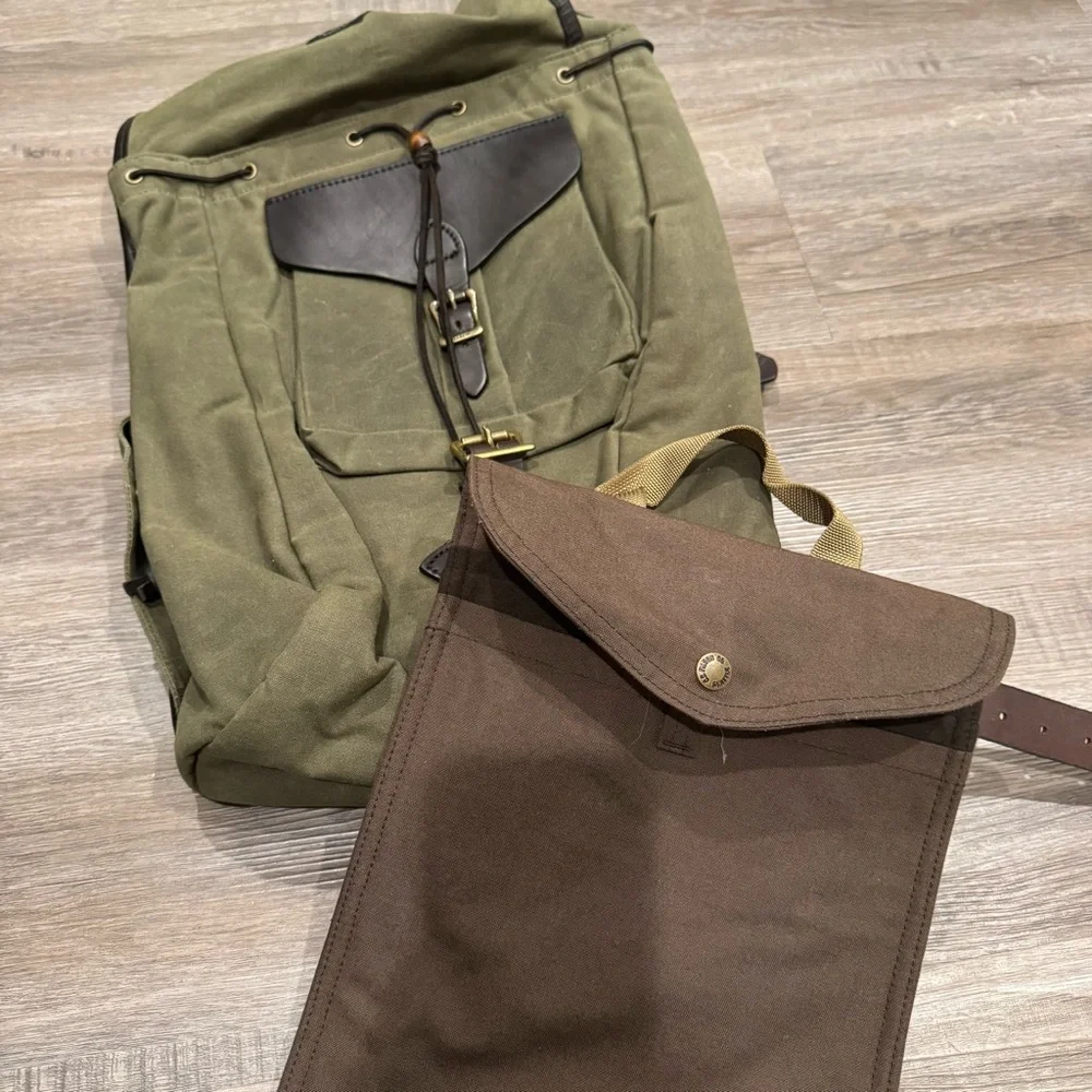 Filson Tin Cloth Backpack in Ottergreen